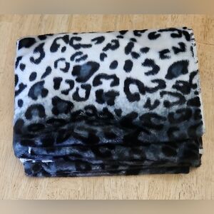 Velboa Leopard Cheetah Animal Print Fabric 60x28" Short-Pile Faux Fur (READ)